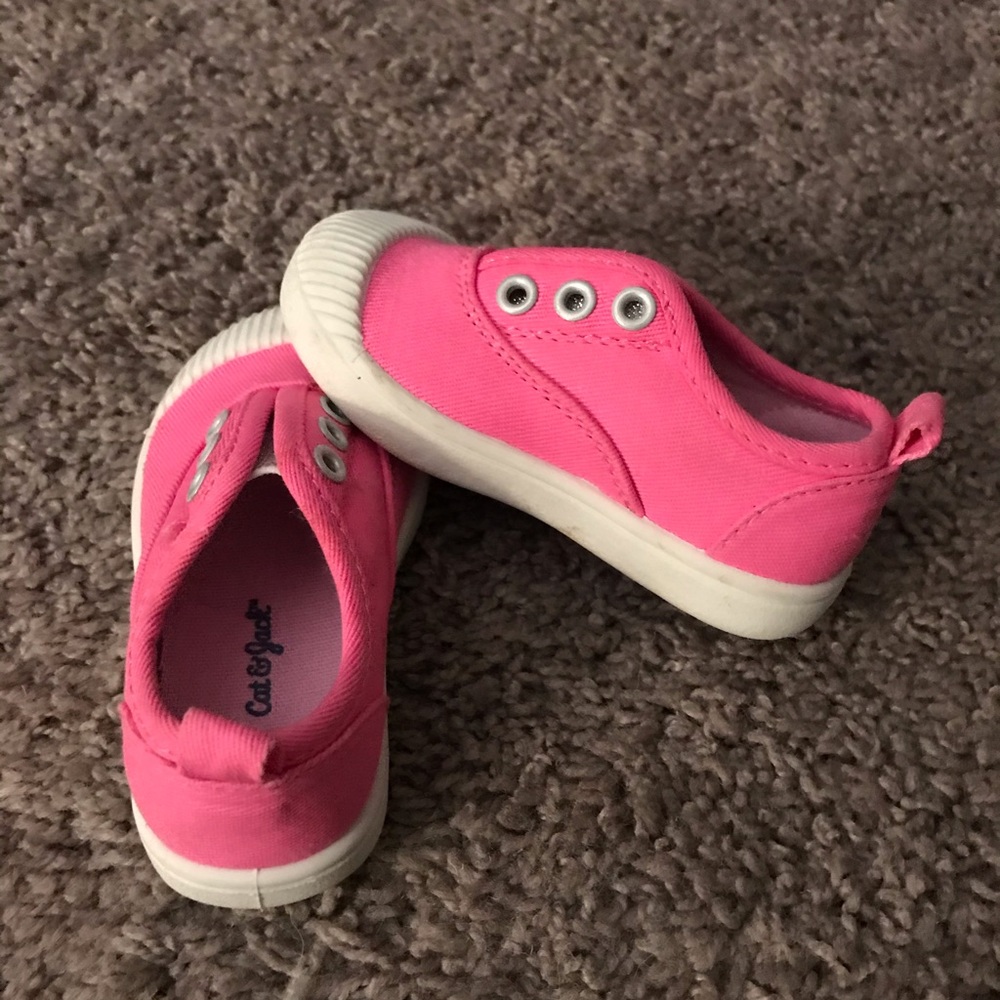 Size 4 Cat & Jack baby sneaker